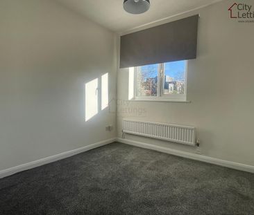 2 bedroom end of terrace house to rent - Photo 4