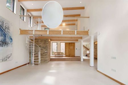 A contemporary newly built home in the sought-after village of Knockholt - Photo 3