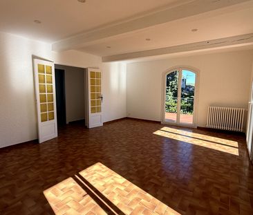 A LOUER _ Haut de villa 4 pièce(s) 103.87 m2 renové avec terrain ar... - Photo 3