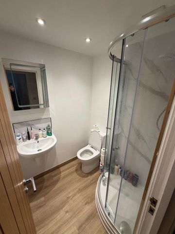 2 bedroom flat to rent - Photo 4