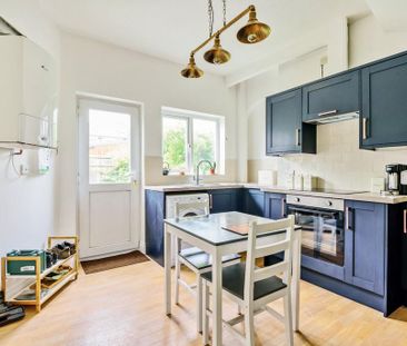 2 bedroom semi-detached house to rent - Photo 3