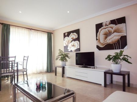 Apartment in Selwo, Costa del Sol - Photo 4