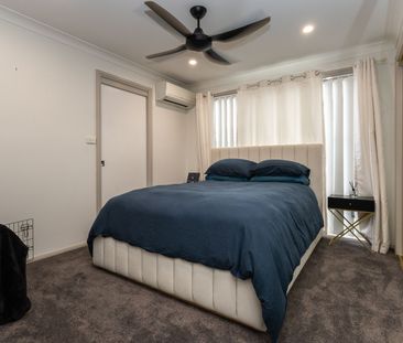 Beautiful air-conditioned 2 bedroom duplex with enchanting rear yard - Photo 3