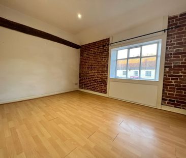 Post Office Flat, 89a High Street, Needham Market, Ipswich, IP6 - Photo 4