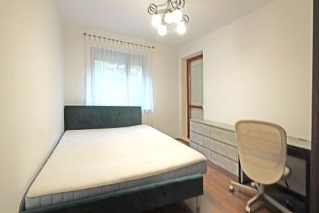 Al. Komisji Edukacji Narodowej, Ursynów, Warszawa - Photo 2