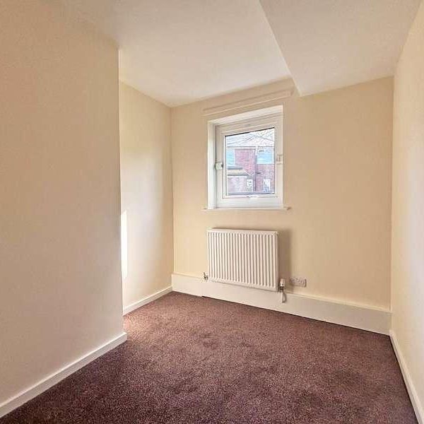 Burnsall Grove, Oldham, OL2 - Photo 1