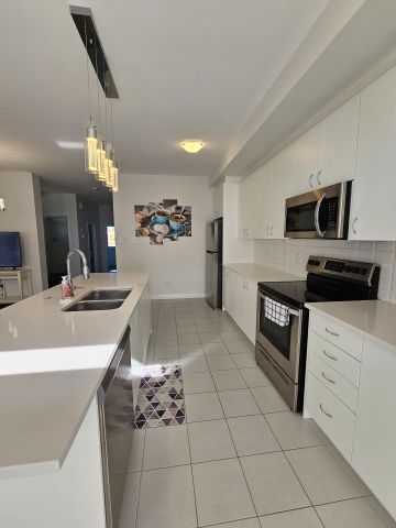 For Lease - 231 Tullaghan Heights, Barrhaven, Ontario - Photo 3