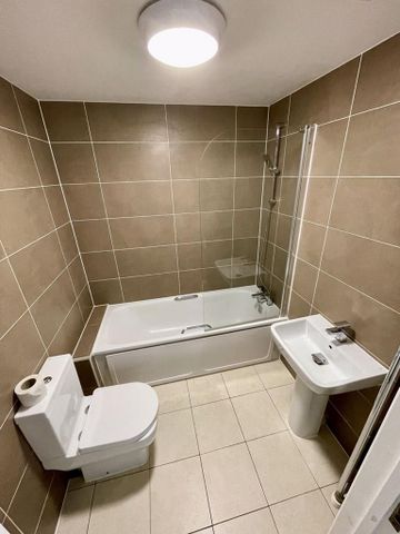 2 bedroom apartment to rent - Photo 4