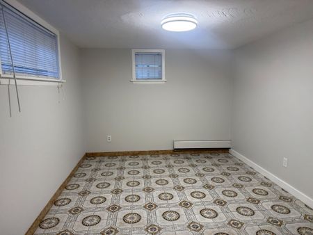 For Lease - 4 Sully Crescent, Toronto, Ontario - Photo 4