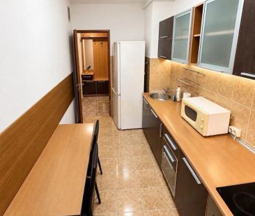 2 camere| vis a vis de Restaurantul Nora} centrala| etaj 3| apt frumos| AC - Fotografie 1