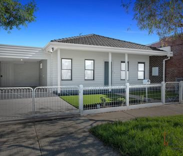 Welcome to Your New Sanctuary – Spacious Family Home - Photo 1