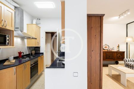 Piso de alquiler en Carrer de la Riera Alta, El Raval - Photo 2