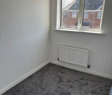 3 Bed Terraced House, Stonefield Drive, M8 - Photo 3