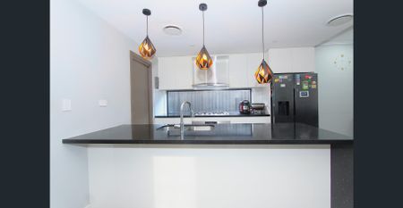 Family Home with there bath and one room Downstairs - Photo 3