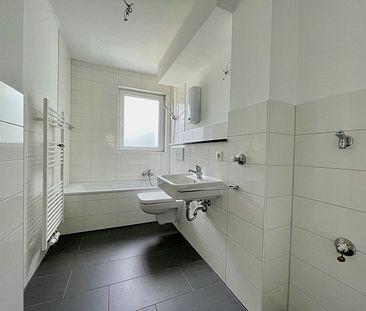 Schöner Wohnen in dieser geräumigen 3-Zi.-Wohnung mit Balkon! - Photo 3