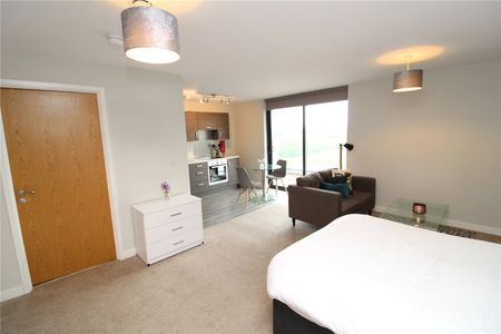 Studio To Rent - Photo 2