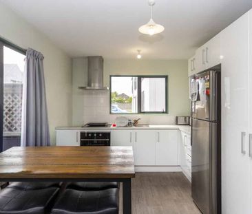 Student accommodation 5 x bedrooms fully furnished - Photo 3