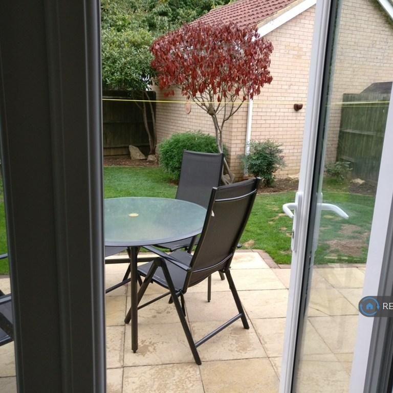 3 bedroom semi-detached house to rent - Photo 2