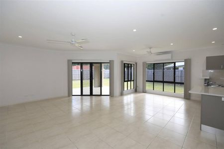 Quality Air Conditioned Modern Home near Mountains - Photo 2