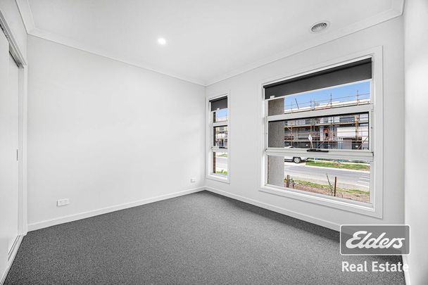 An elegant Brand New residence Close to Train Station! - Photo 1