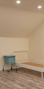 For Lease - 34 Ulster Street Unit# Bachelr, Toronto, Ontario - Photo 3