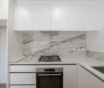 Beautiful Near New Townhouse - Photo 5