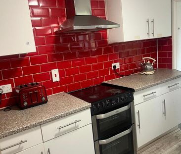 1 bedroom in a house share to rent - Photo 4