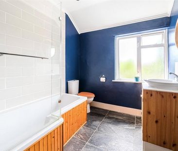 2 bedroom end of terrace house to rent - Photo 3
