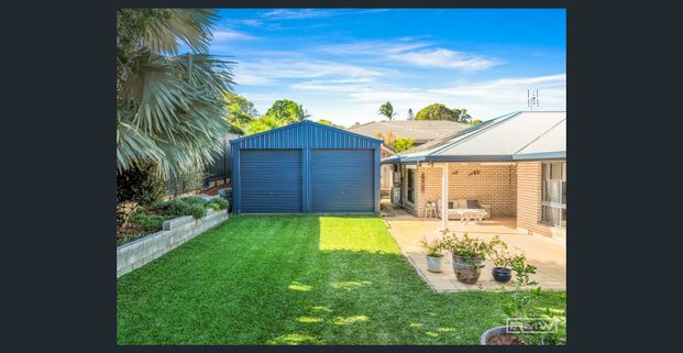 Coastal Retreat in Prime Rosslyn Location - Photo 1