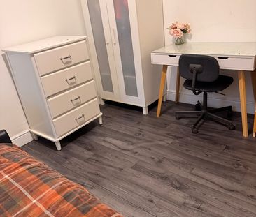 Room in a Shared House, Clovelly Road, W4 - Photo 3