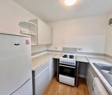 1 bedroom flat to rent - Photo 6