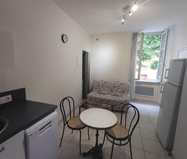 Location Appartement 2 pièces 28m² MILLAU 12100 - Photo 1