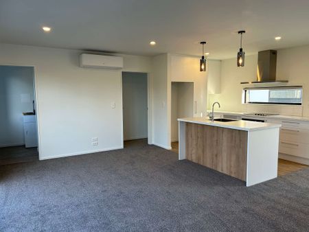 Modern property in prime location - Photo 2