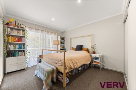 FABULOUS TWO-BEDROOM APARTMENT - Photo 3