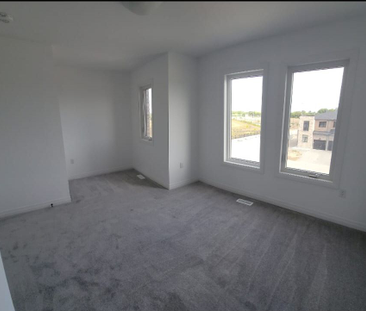 For Lease - 119 Fairlane Avenue, Barrie, Ontario - Photo 4