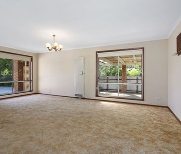 Tasteful Townhouse! - Photo 1