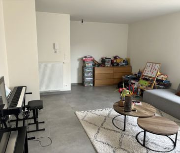 - HEUSDEN - Appartement met 3 slpk, terras en staanplaats - Photo 2