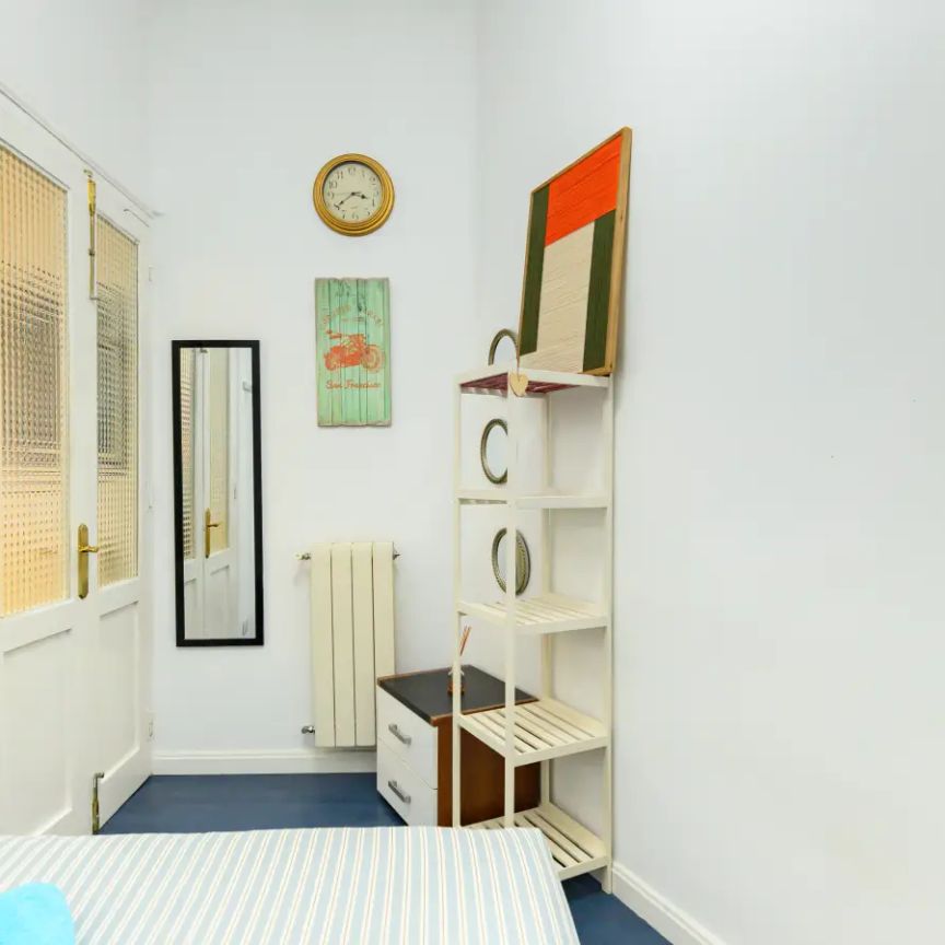 2-bedroom apartment for rent in Embajadores, all bills included - Foto 1