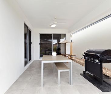 15 Intelligence Street, Oonoonba QLD 4811 - House For Rent | Domain - Photo 1