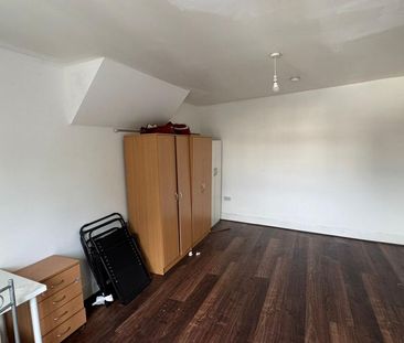 1 bedroom in a house share to rent - Photo 6