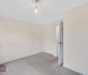 3 bedroom end of terrace house to rent - Photo 2