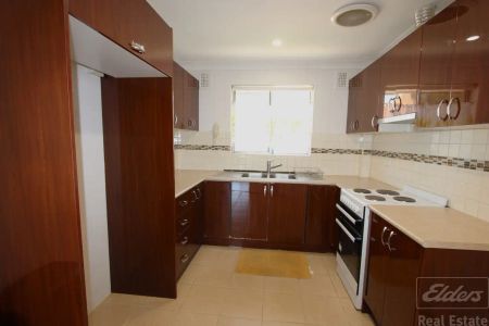 “Well presented 2 bedroom unit for lease!” - Photo 5