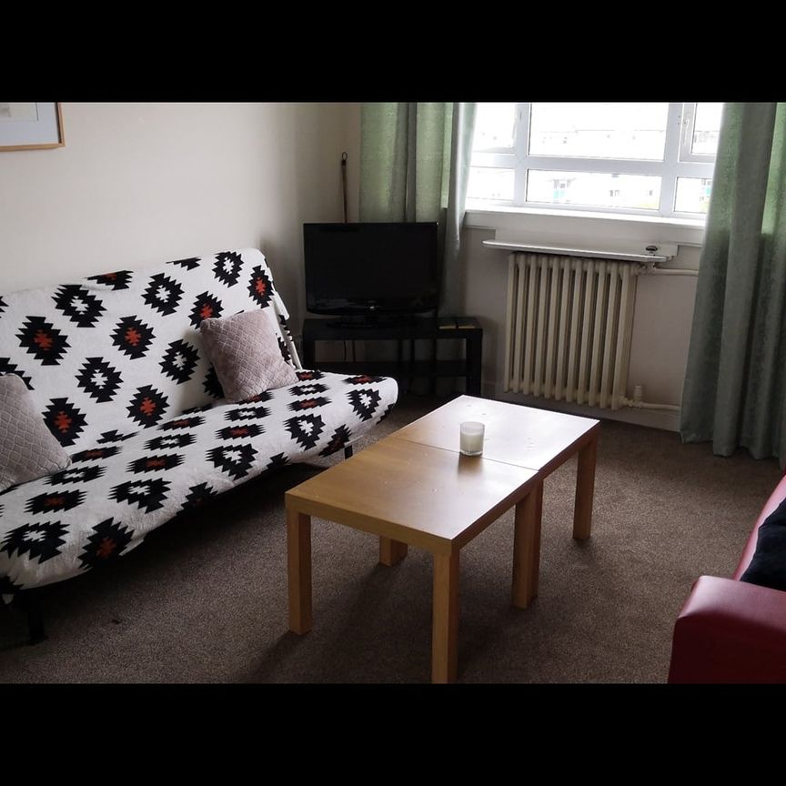 4 Bed Flat, Westfield Court, EH11 - Photo 1