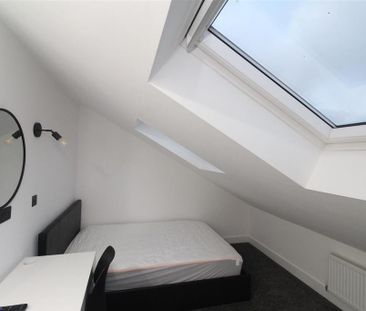 6 bedroom house to rent - Photo 2