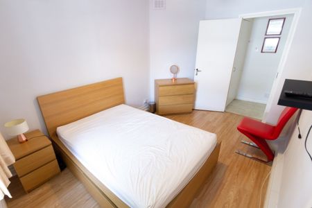 Room in a Shared Flat, Pilton Place, SE17 - Photo 3