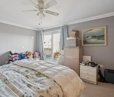 2 bedroom penthouse to rent - Photo 3