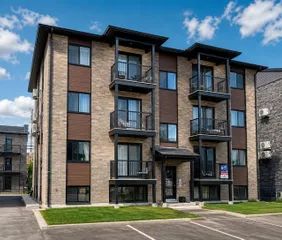 1 room apartment of 85m² in Gatineau - Photo 2