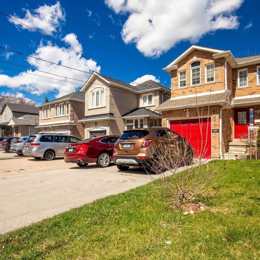 For Lease - 1051 Caven Street, Mississauga, Ontario - Photo 1