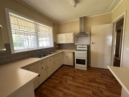 3 Bedroom Family Home in West Bathurst - Photo 5