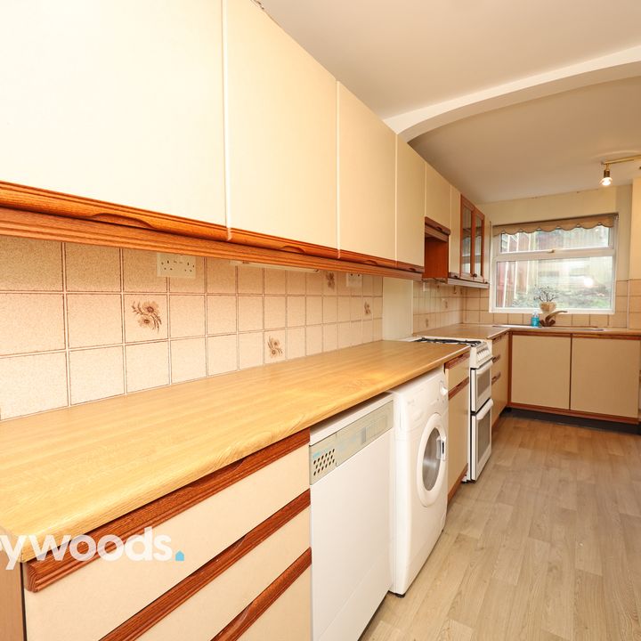 3 bed end of terrace house to rent in Humber Way, Newcastle-under-Lyme, Staffordshire - Photo 1